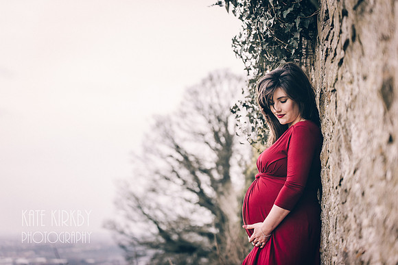 Maternity session in red dress